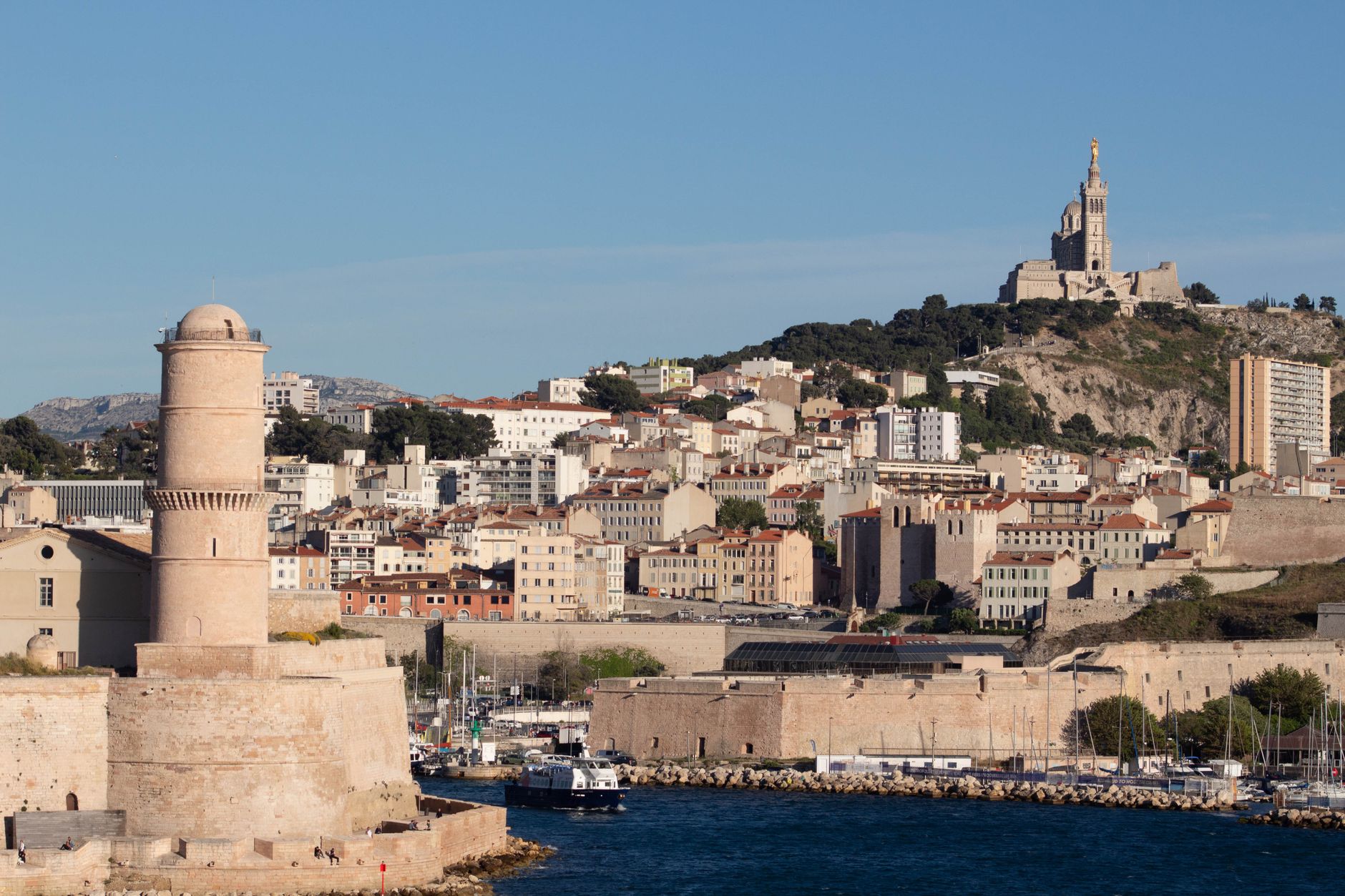 Préparation aux fortes houles à l'île Maurice